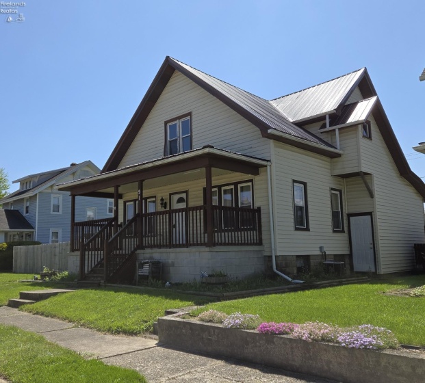 91 1st Avenue, Tiffin, 44883, 6 Bedrooms Bedrooms, ,2 BathroomsBathrooms,Residential,For Sale,1st,20251678