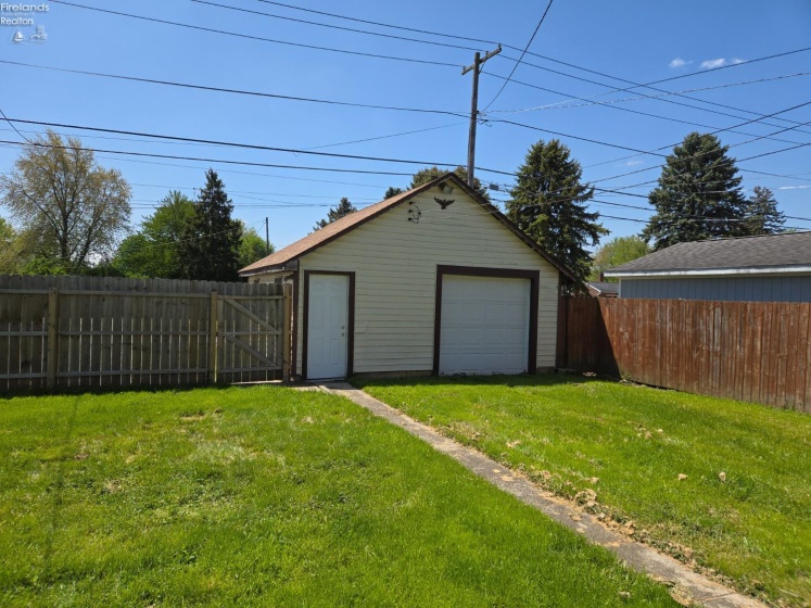 91 1st Avenue, Tiffin, 44883, 6 Bedrooms Bedrooms, ,2 BathroomsBathrooms,Residential,For Sale,1st,20251678