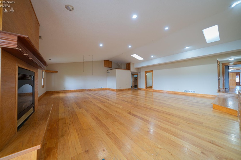 3266 Bloomdale Road, Bloomdale, 44817, 5 Bedrooms Bedrooms, ,3 BathroomsBathrooms,Residential,For Sale,Bloomdale,20251825