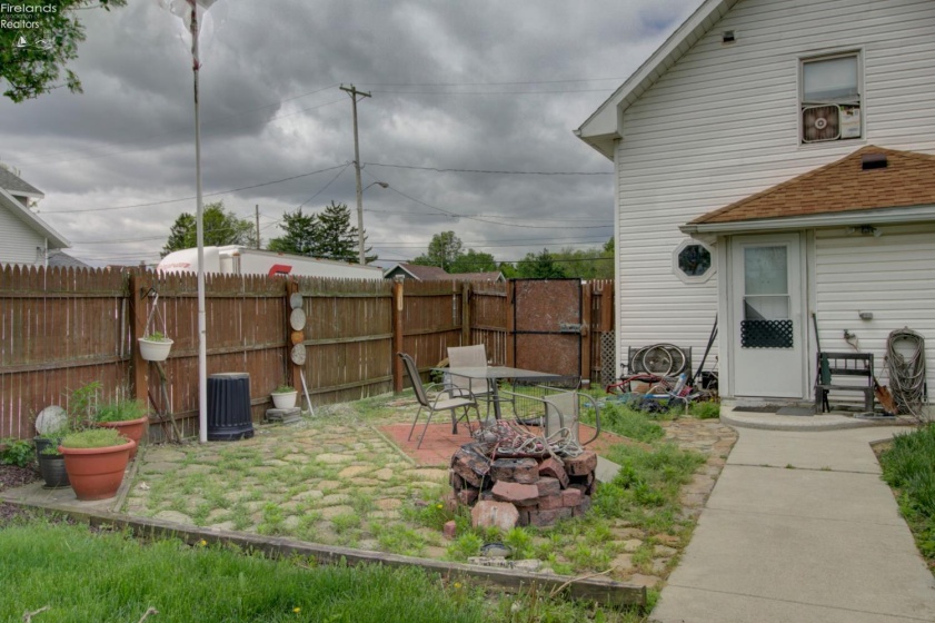 6927 Wildacre Road, Curtice, 43412, 3 Bedrooms Bedrooms, ,2 BathroomsBathrooms,Residential,For Sale,Wildacre,20251812
