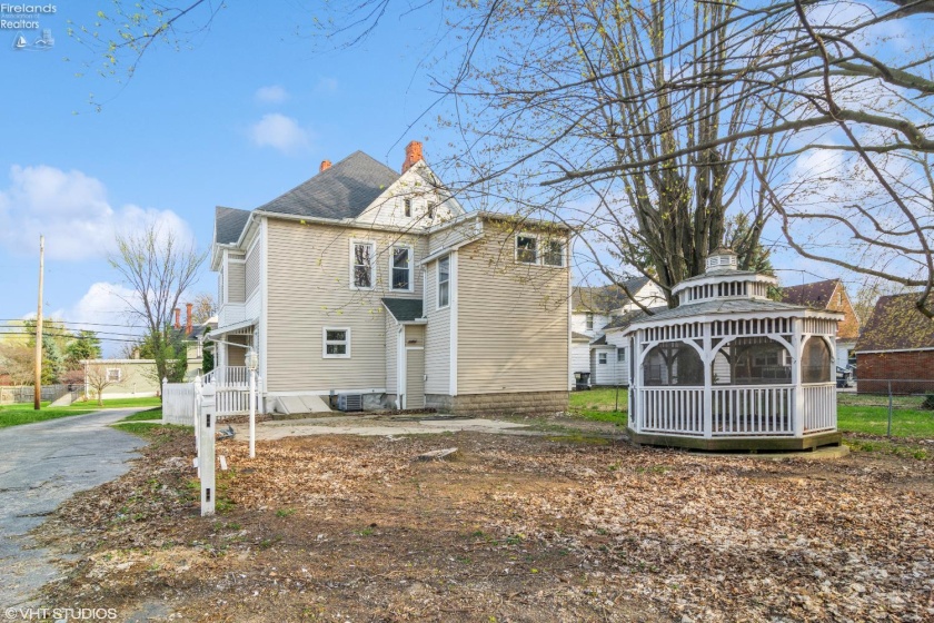 235 Buckeye, Clyde, 43410, 6 Bedrooms Bedrooms, ,2 BathroomsBathrooms,Residential,For Sale,Buckeye,20251833