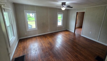 1037 Fishlock Avenue, Findlay, 45840, 2 Bedrooms Bedrooms, ,1 BathroomBathrooms,Residential,For Sale,Fishlock,20251801 1037 Fishlock Avenue, Findlay, 45840, 2 Bedrooms Bedrooms, ,1 BathroomBathrooms,Residential,For Sale,Fishlock,20251801