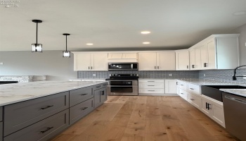 10556 Bayshore Road, Marblehead, 43440, 4 Bedrooms Bedrooms, ,3 BathroomsBathrooms,Residential,For Sale,Bayshore,20251850