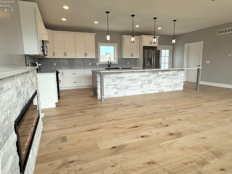 10556 Bayshore Road, Marblehead, 43440, 4 Bedrooms Bedrooms, ,3 BathroomsBathrooms,Residential,For Sale,Bayshore,20251850