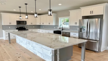 10556 Bayshore Road, Marblehead, 43440, 4 Bedrooms Bedrooms, ,3 BathroomsBathrooms,Residential,For Sale,Bayshore,20251850