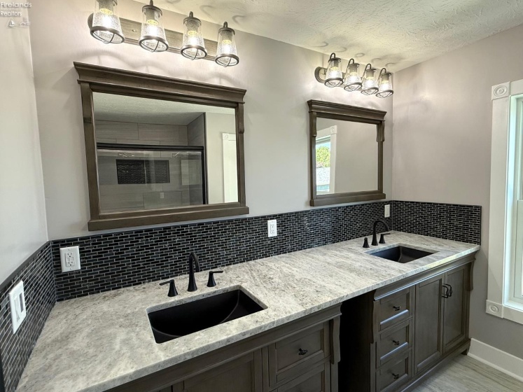 10556 Bayshore Road, Marblehead, 43440, 4 Bedrooms Bedrooms, ,3 BathroomsBathrooms,Residential,For Sale,Bayshore,20251850