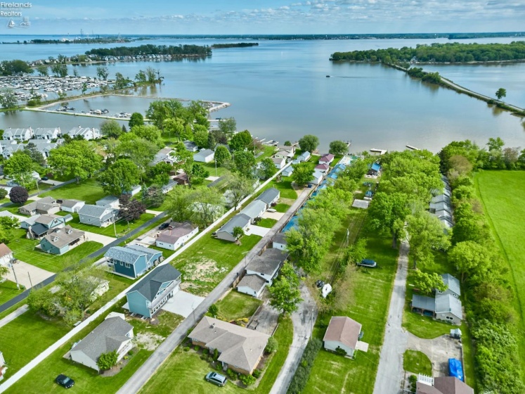 10556 Bayshore Road, Marblehead, 43440, 4 Bedrooms Bedrooms, ,3 BathroomsBathrooms,Residential,For Sale,Bayshore,20251850