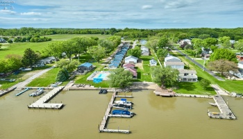 10556 Bayshore Road, Marblehead, 43440, 4 Bedrooms Bedrooms, ,3 BathroomsBathrooms,Residential,For Sale,Bayshore,20251850