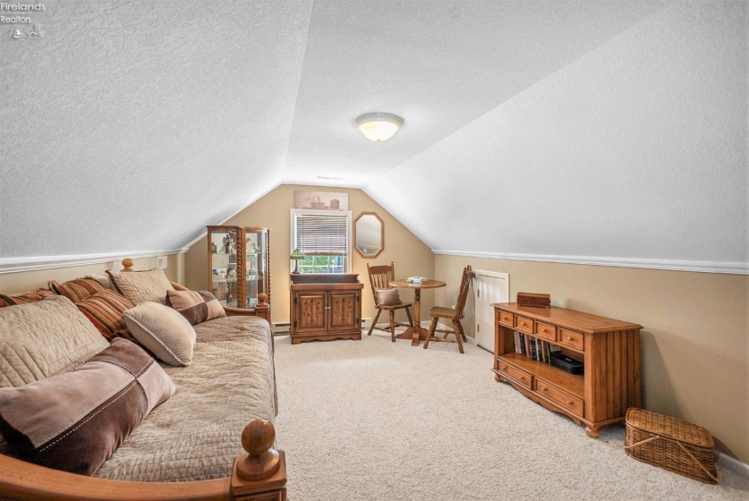 Upstairs bonus room