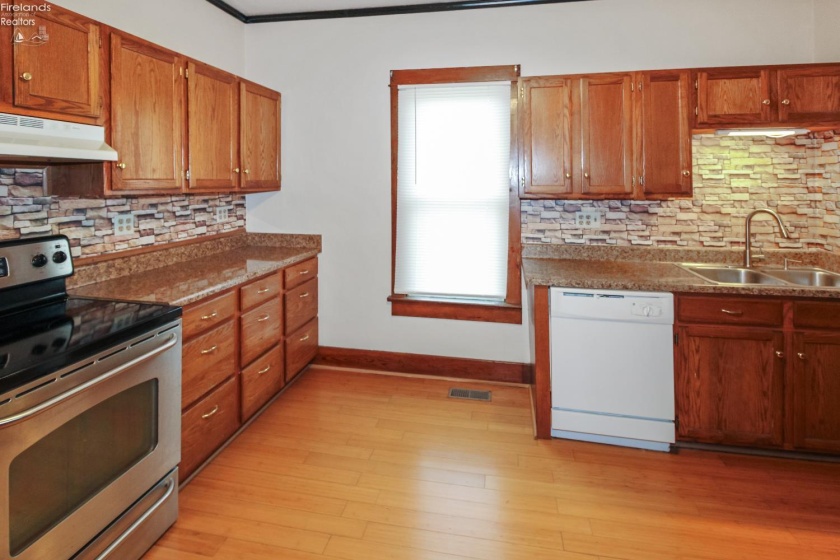 1515 3rd Street, Port Clinton, 43452, 3 Bedrooms Bedrooms, ,1 BathroomBathrooms,Residential,For Sale,3rd,20251879