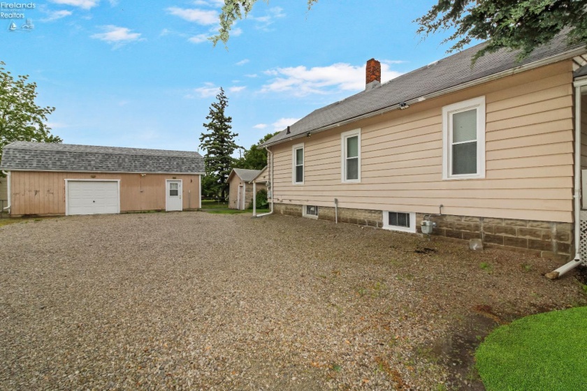 1515 3rd Street, Port Clinton, 43452, 3 Bedrooms Bedrooms, ,1 BathroomBathrooms,Residential,For Sale,3rd,20251879