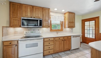Kitchen Main Floor