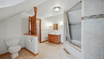 Suite - Full Bathroom