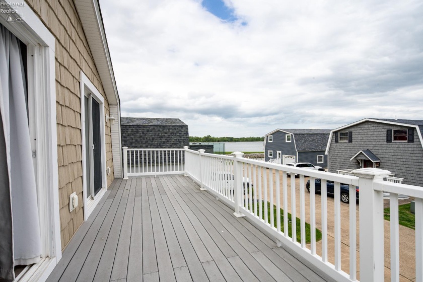 6039 Harbor Road, Marblehead, 43440, 2 Bedrooms Bedrooms, ,2 BathroomsBathrooms,Residential,For Sale,Harbor,20251817