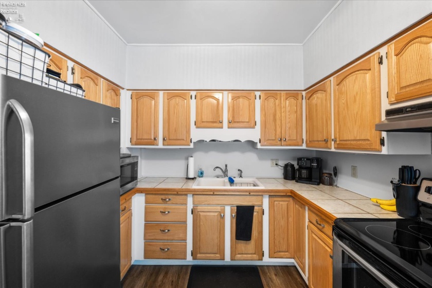 1005 Carbon Street, Fremont, 43420, 2 Bedrooms Bedrooms, ,1 BathroomBathrooms,Residential,For Sale,Carbon,20251891