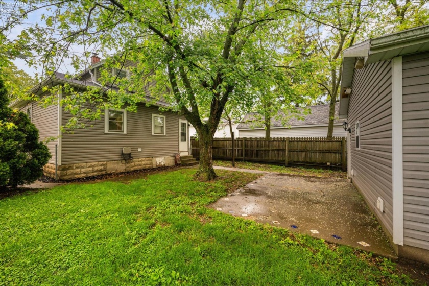 1005 Carbon Street, Fremont, 43420, 2 Bedrooms Bedrooms, ,1 BathroomBathrooms,Residential,For Sale,Carbon,20251891