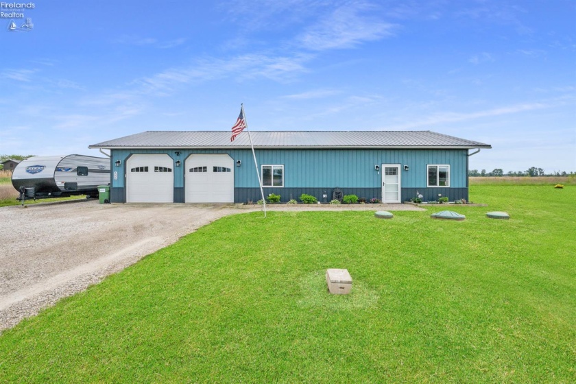 6330 Harbor Road, Port Clinton, 43452, 2 Bedrooms Bedrooms, ,2 BathroomsBathrooms,Residential,For Sale,Harbor,20251884