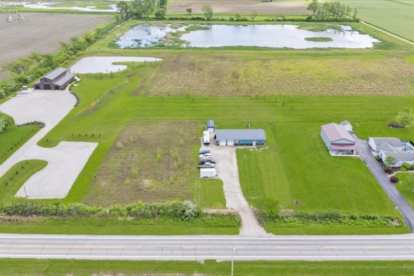 6330 Harbor Road, Port Clinton, 43452, 2 Bedrooms Bedrooms, ,2 BathroomsBathrooms,Residential,For Sale,Harbor,20251884