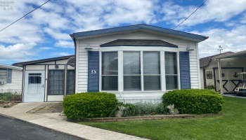 8175 North Shore Boulevard, Marblehead, 43440, 2 Bedrooms Bedrooms, ,1 BathroomBathrooms,Residential,For Sale,North Shore,20251904