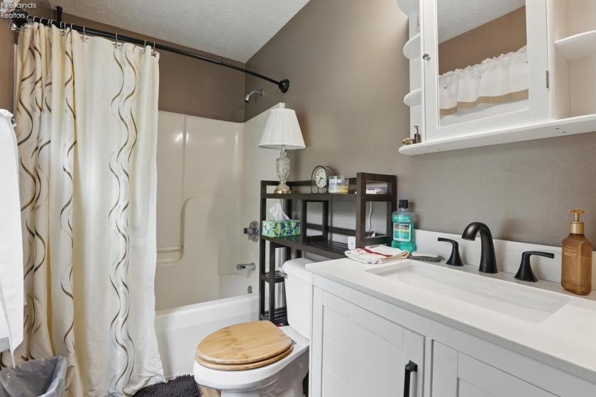 14513 Darrow Road, Vermilion, 44089, 3 Bedrooms Bedrooms, ,2 BathroomsBathrooms,Residential,For Sale,Darrow,20251847