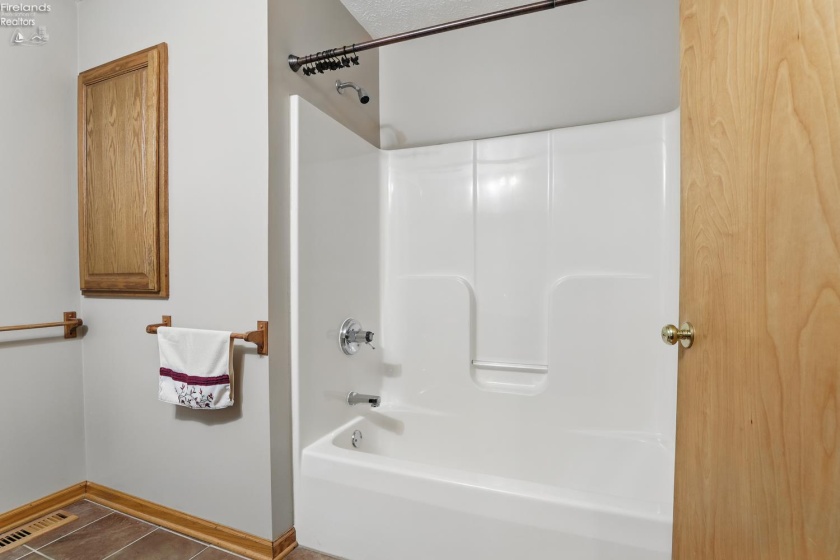 14513 Darrow Road, Vermilion, 44089, 3 Bedrooms Bedrooms, ,2 BathroomsBathrooms,Residential,For Sale,Darrow,20251847
