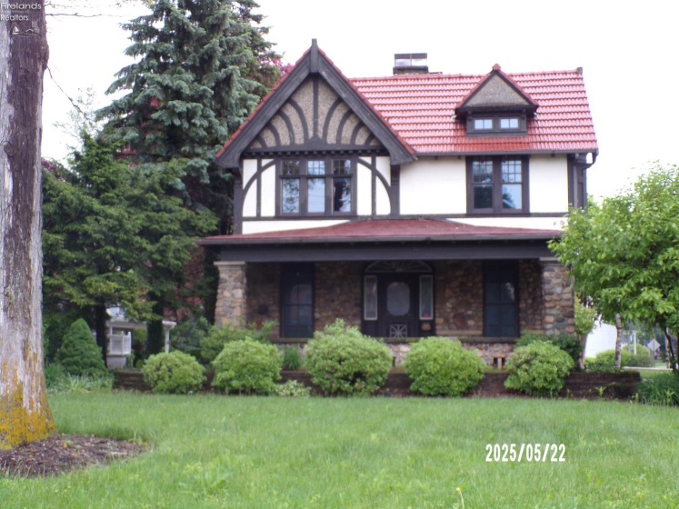 408 Main Street, Bellevue, 44811, 6 Bedrooms Bedrooms, ,7 BathroomsBathrooms,Residential,For Sale,Main,20251912