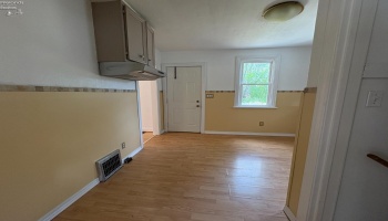 427 Clover Street, Fremont, 43420, 3 Bedrooms Bedrooms, ,1 BathroomBathrooms,Residential,For Sale,Clover,20251853 427 Clover Street, Fremont, 43420, 3 Bedrooms Bedrooms, ,1 BathroomBathrooms,Residential,For Sale,Clover,20251853