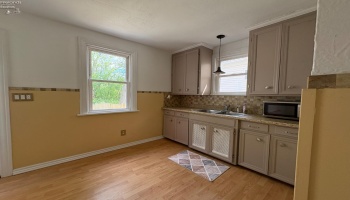 427 Clover Street, Fremont, 43420, 3 Bedrooms Bedrooms, ,1 BathroomBathrooms,Residential,For Sale,Clover,20251853 427 Clover Street, Fremont, 43420, 3 Bedrooms Bedrooms, ,1 BathroomBathrooms,Residential,For Sale,Clover,20251853