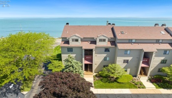 503 Lakeshore, Port Clinton, 43452, 2 Bedrooms Bedrooms, ,2 BathroomsBathrooms,Residential,For Sale,Lakeshore,20251883