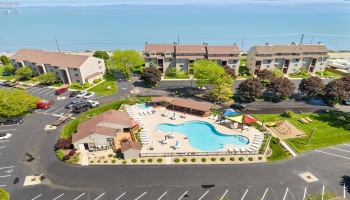 503 Lakeshore, Port Clinton, 43452, 2 Bedrooms Bedrooms, ,2 BathroomsBathrooms,Residential,For Sale,Lakeshore,20251883