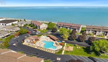 503 Lakeshore, Port Clinton, 43452, 2 Bedrooms Bedrooms, ,2 BathroomsBathrooms,Residential,For Sale,Lakeshore,20251883