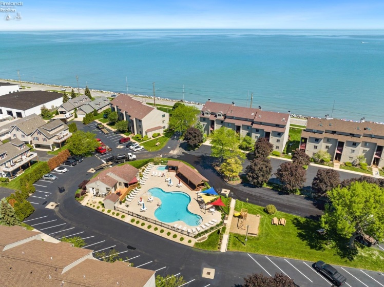 503 Lakeshore, Port Clinton, 43452, 2 Bedrooms Bedrooms, ,2 BathroomsBathrooms,Residential,For Sale,Lakeshore,20251883