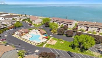 503 Lakeshore, Port Clinton, 43452, 2 Bedrooms Bedrooms, ,2 BathroomsBathrooms,Residential,For Sale,Lakeshore,20251883