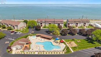 503 Lakeshore, Port Clinton, 43452, 2 Bedrooms Bedrooms, ,2 BathroomsBathrooms,Residential,For Sale,Lakeshore,20251883