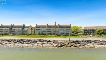 503 Lakeshore, Port Clinton, 43452, 2 Bedrooms Bedrooms, ,2 BathroomsBathrooms,Residential,For Sale,Lakeshore,20251883