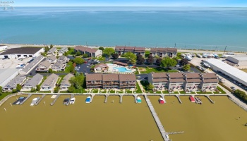 503 Lakeshore, Port Clinton, 43452, 2 Bedrooms Bedrooms, ,2 BathroomsBathrooms,Residential,For Sale,Lakeshore,20251883