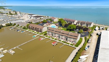 503 Lakeshore, Port Clinton, 43452, 2 Bedrooms Bedrooms, ,2 BathroomsBathrooms,Residential,For Sale,Lakeshore,20251883