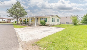 1203 Chateau Court, Findlay, 45840, 3 Bedrooms Bedrooms, ,2 BathroomsBathrooms,Residential,For Sale,Chateau,20251953