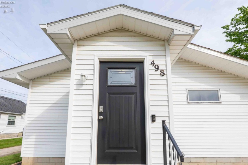 498 Market Street, Tiffin, 44883, 2 Bedrooms Bedrooms, ,2 BathroomsBathrooms,Residential,For Sale,Market,20251827