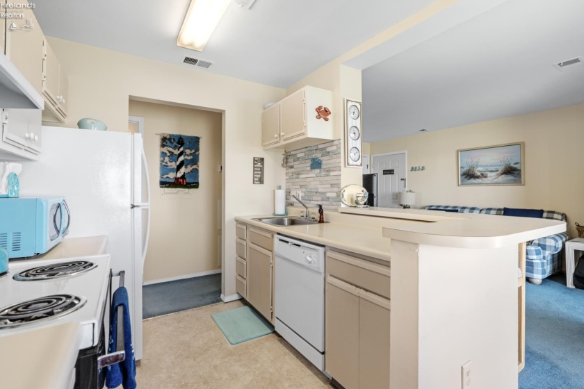326 Clinton Reef Drive, Port Clinton, 43452, 1 Bedroom Bedrooms, ,1 BathroomBathrooms,Residential,For Sale,Clinton Reef,20251940