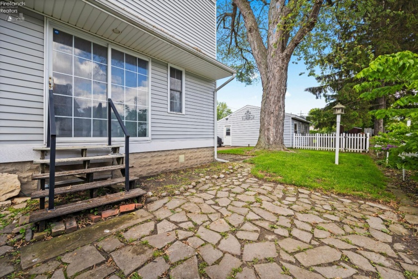 417 Harrison Street, Port Clinton, 43452, 3 Bedrooms Bedrooms, ,2 BathroomsBathrooms,Residential,For Sale,Harrison,20251848