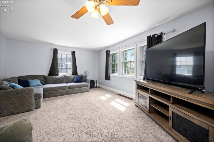 417 Harrison Street, Port Clinton, 43452, 3 Bedrooms Bedrooms, ,2 BathroomsBathrooms,Residential,For Sale,Harrison,20251848