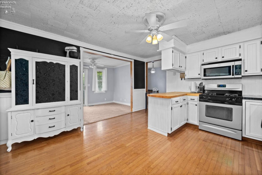 417 Harrison Street, Port Clinton, 43452, 3 Bedrooms Bedrooms, ,2 BathroomsBathrooms,Residential,For Sale,Harrison,20251848