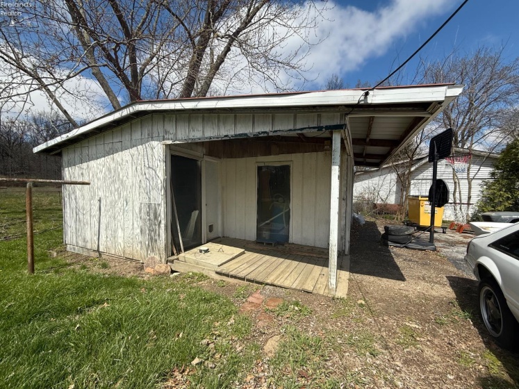Shed and water cistern location