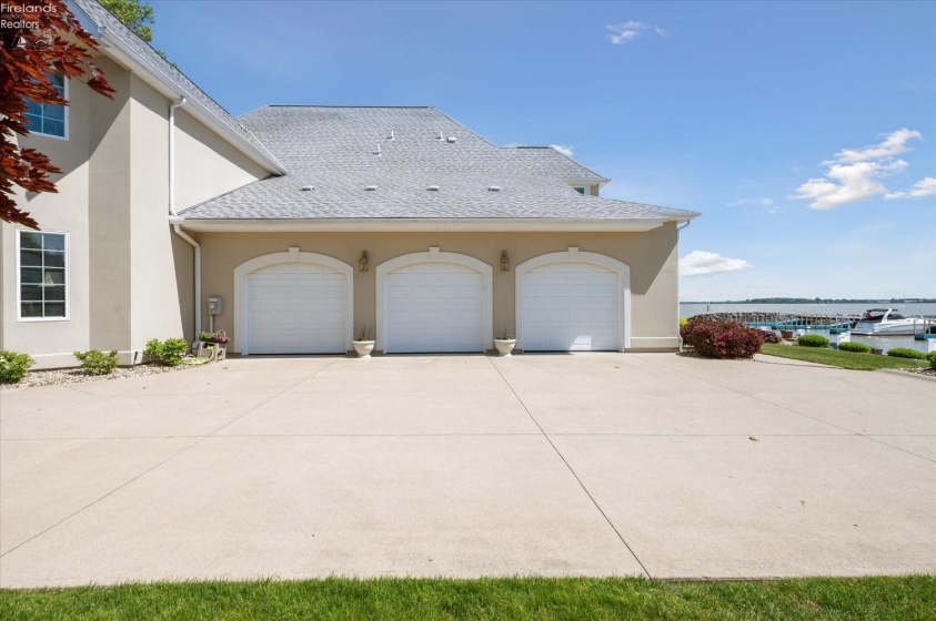2170 Dorchester Drive, Marblehead, 43440, 4 Bedrooms Bedrooms, ,5 BathroomsBathrooms,Residential,For Sale,Dorchester,20251938