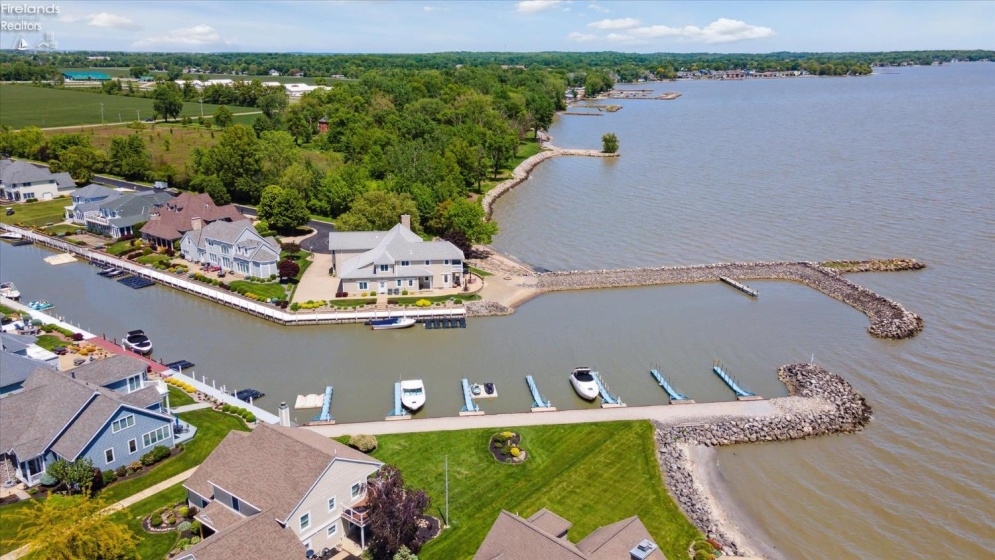 2170 Dorchester Drive, Marblehead, 43440, 4 Bedrooms Bedrooms, ,5 BathroomsBathrooms,Residential,For Sale,Dorchester,20251938