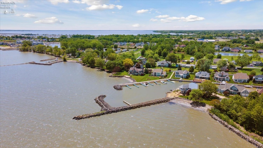 2170 Dorchester Drive, Marblehead, 43440, 4 Bedrooms Bedrooms, ,5 BathroomsBathrooms,Residential,For Sale,Dorchester,20251938