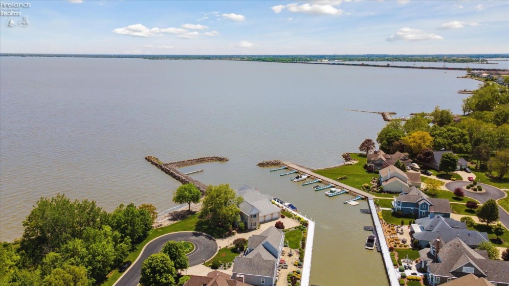 2170 Dorchester Drive, Marblehead, 43440, 4 Bedrooms Bedrooms, ,5 BathroomsBathrooms,Residential,For Sale,Dorchester,20251938