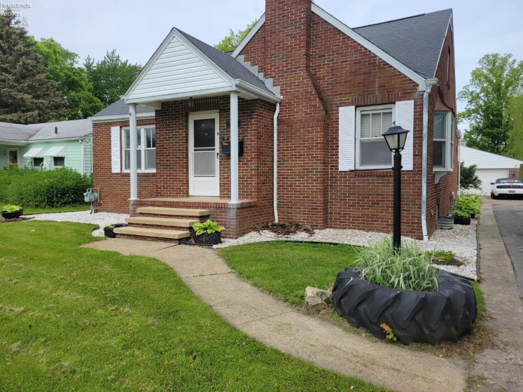 301 Schiller Avenue, Sandusky, 44870, 7 Bedrooms Bedrooms, ,5 BathroomsBathrooms,Residential,For Sale,Schiller,20251747