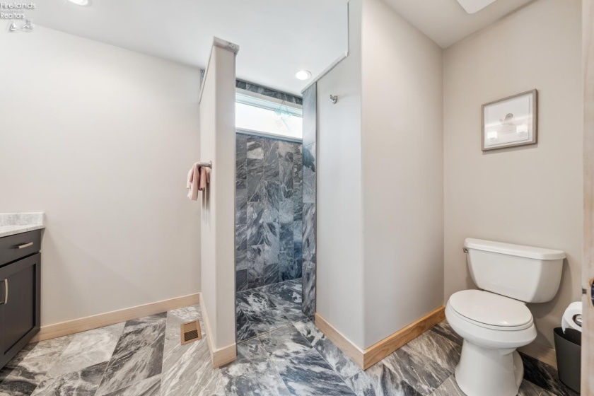 3999 Catawba Road, Port Clinton, 43452, 4 Bedrooms Bedrooms, ,3 BathroomsBathrooms,Residential,For Sale,Catawba,20251965